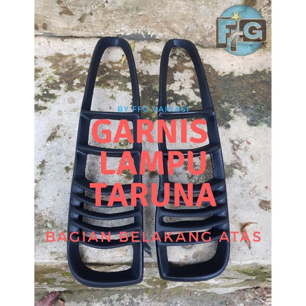 GARNIS LAMPU BELAKANG ATAS MOBIL TARUNA