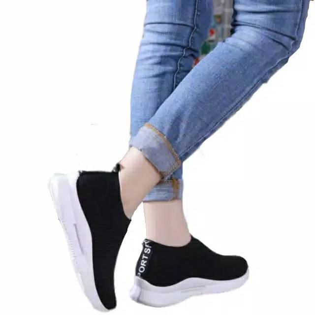 Sepatu slip on harga 100.000 dapat 3 sepatu