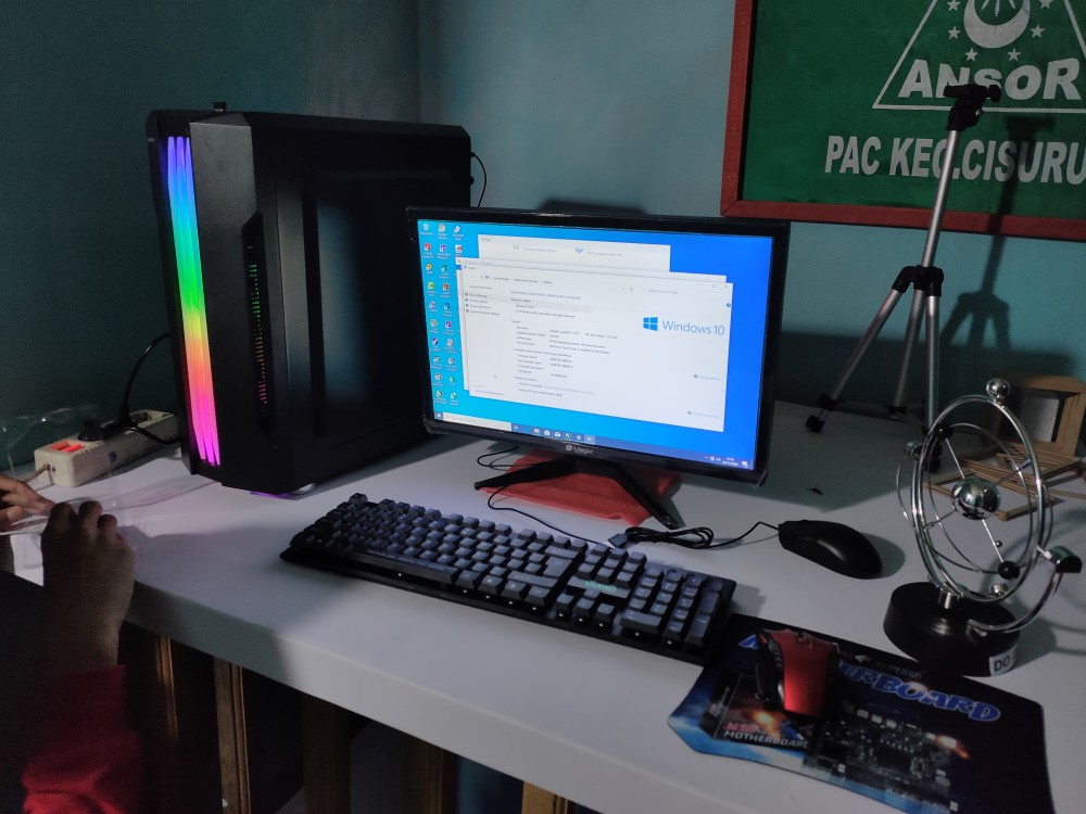 Pc gaming lengkap core i7 Ram 8 gb Vga 2 gb LED 19" siap