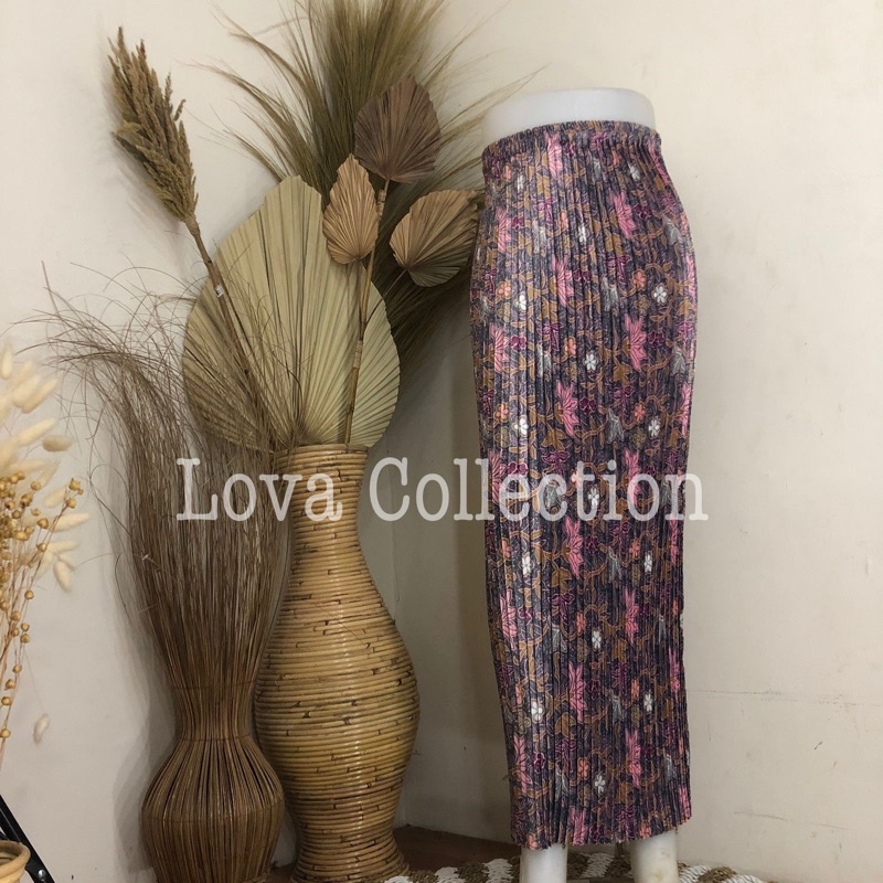 ROK BATIK PLISKET-Daun Lebar Pink