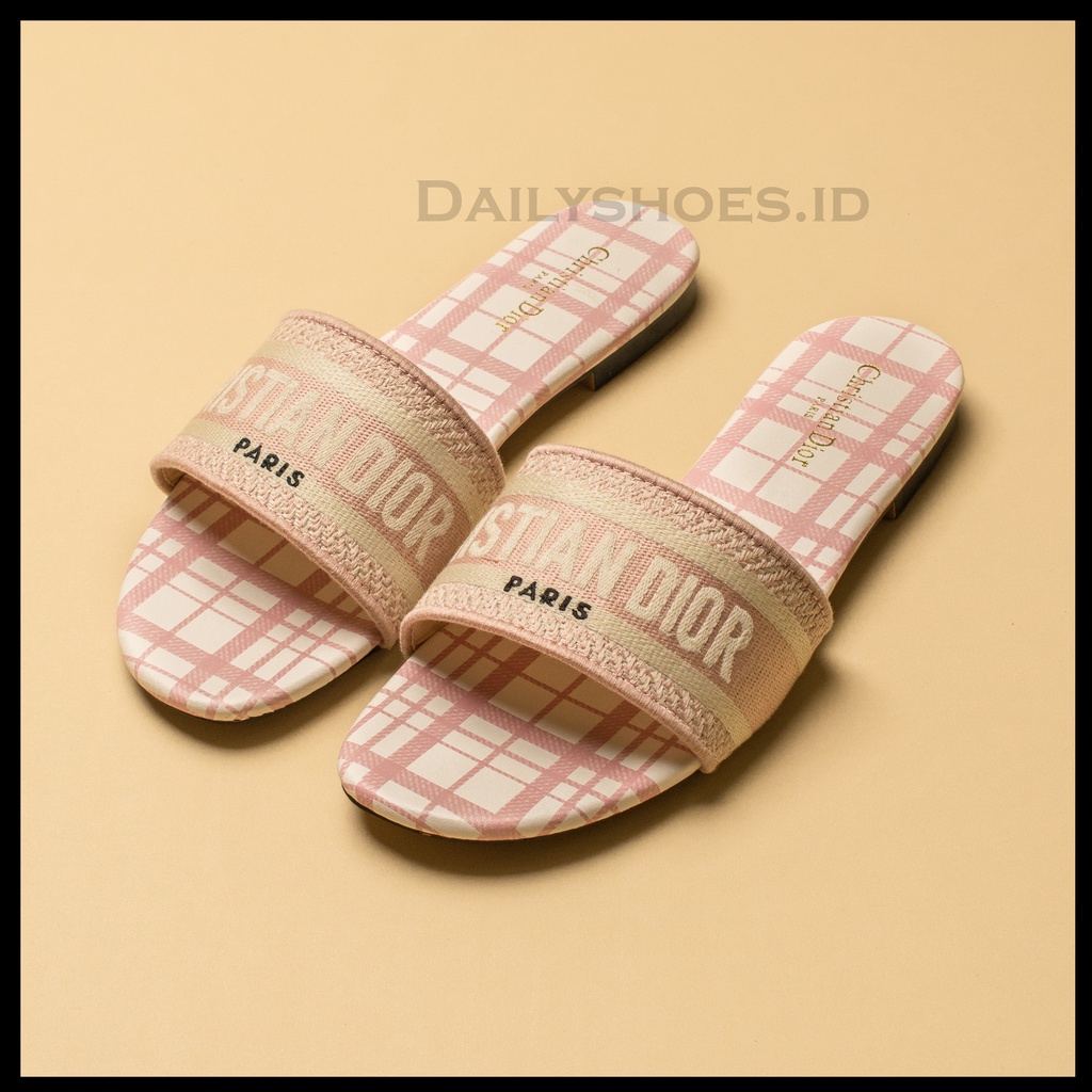 Sandal D 018 / Sendal Slop Teplek Santai Wanita D 018  Flat 1.5 cm Murah Berkualitas