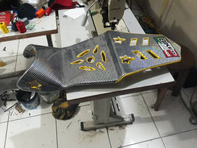 Jok vixion old body belakang vixion new motif kulit karbon biker