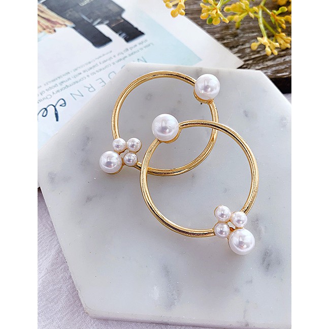 LRC Anting Tusuk Fashion Gold Alloy Circle Pearl Stud Earrings F54117