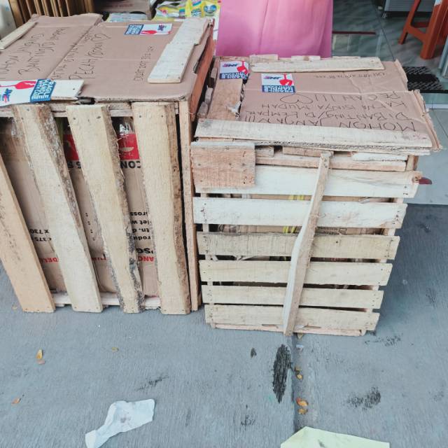 Packing kayu