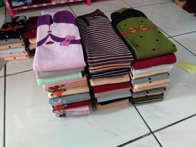 Kaos Kaki Jempol Wanita Muslimah Motif Dewasa Mix, Motif Random (Size L, Panjang, Tapak Hitam,Murah)