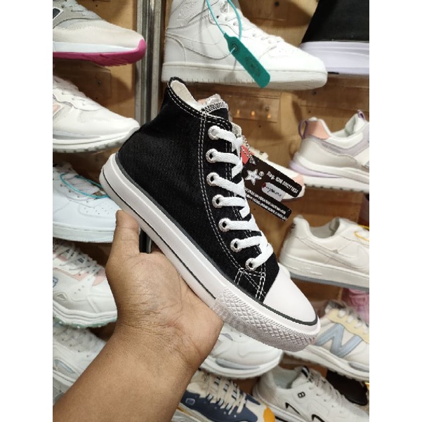 sepatu sekolah compas original free box free kaos kaki