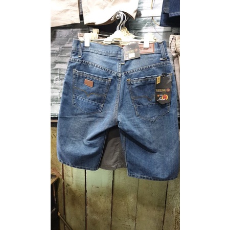 Celana Pendek Lepis Jeans Pria Model Reguler Non Street Merk Cardenal B-Hanz Premium Original Celana Pendek Jeans Denim Standar Sampai Bawah Lutut Tebal Ukuran Standar dan Jumbo 3/4 Setengah Tiang 27 28 29 30 31 32 33 34 35 36 37 38