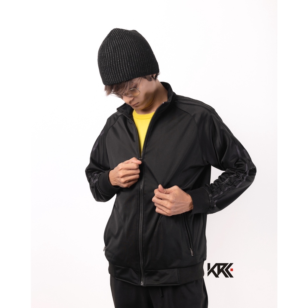 jaket tracktop olahraga hitam stripe hitam 03