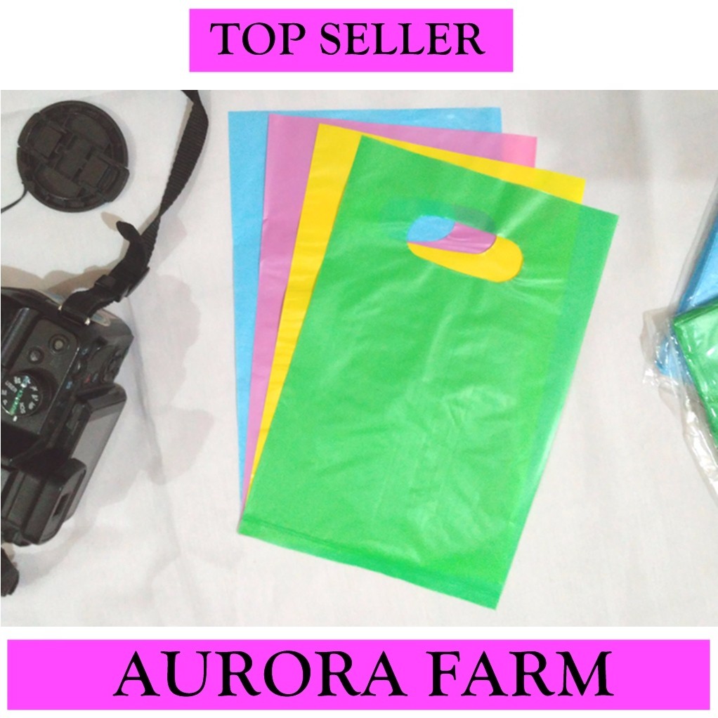 

Tas Plastik Kemasan Souvenir -- Polos Warna -- Size 15 X 23 cm