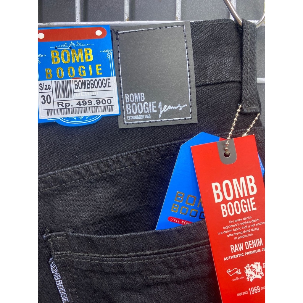 CELANA  JEANS HITAM PANJANG STANDAR / CELANA JEANS BOMBBOOGIE