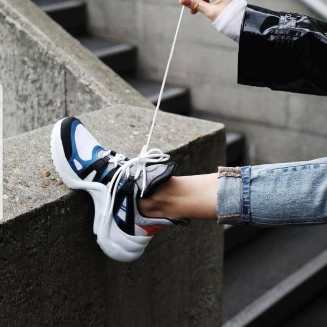 Sepatu Louis Vuitton Archlight BW Blue Sneakers Wanita running terbaru sports