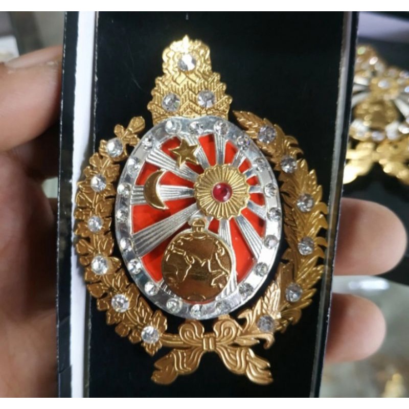 Bros Pin Cantik Lambang Logo Kraton Surakarta Warna Kombinasi