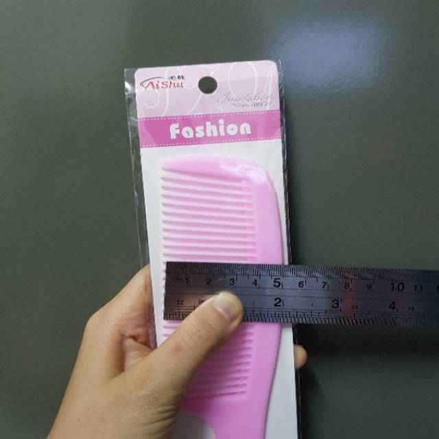 SISIR RAMBUT KARAKTER BESAR
