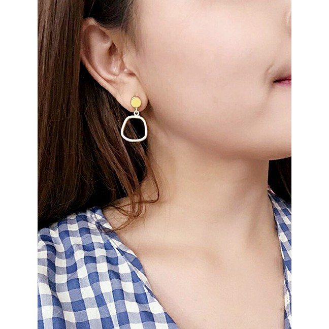 LRC Anting Tusuk Fashion White Geometric Square Contrast Earrings F5446X