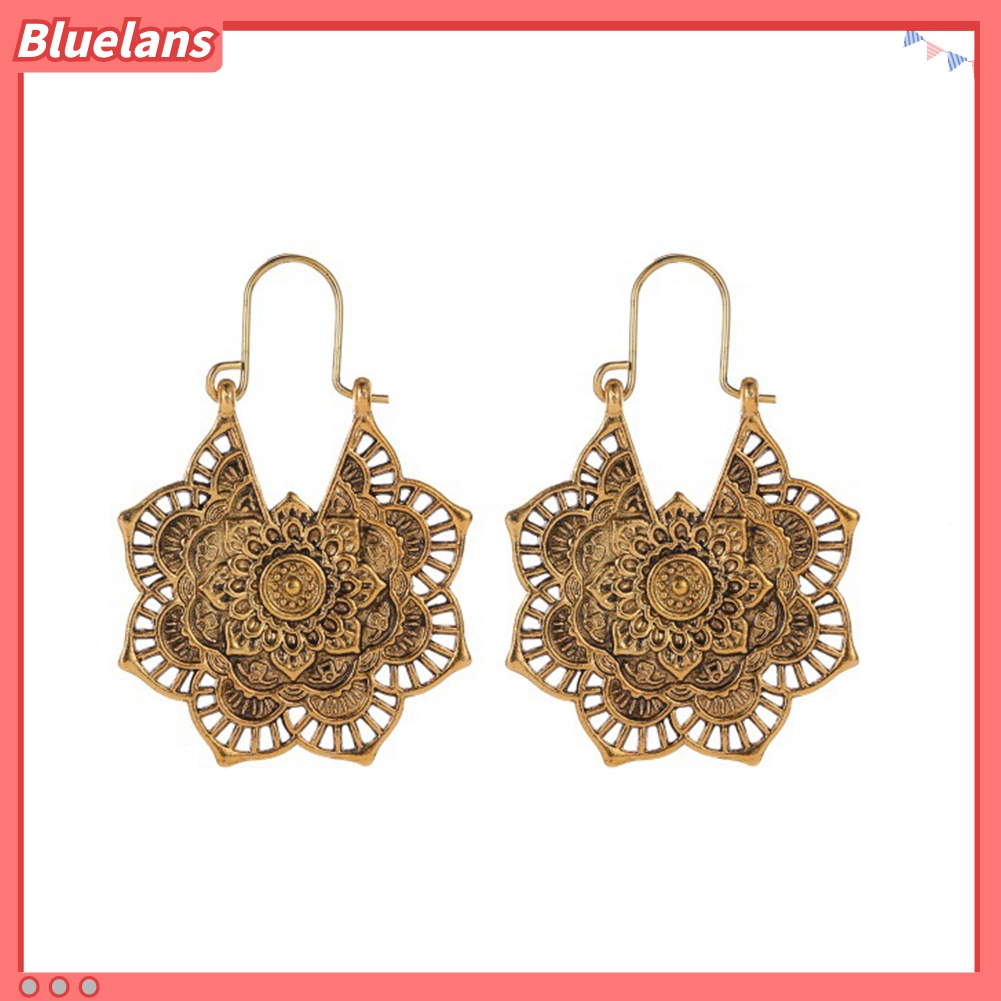 Anting Dangle Leverback Desain Ukiran Bunga Hollow Out Gaya Vintage Untuk Wanita