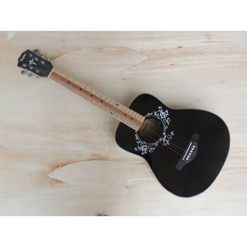 GITAR AKUSTIK TAYLOR