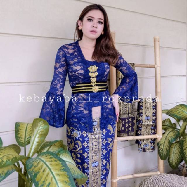 Set kebaya lonceng