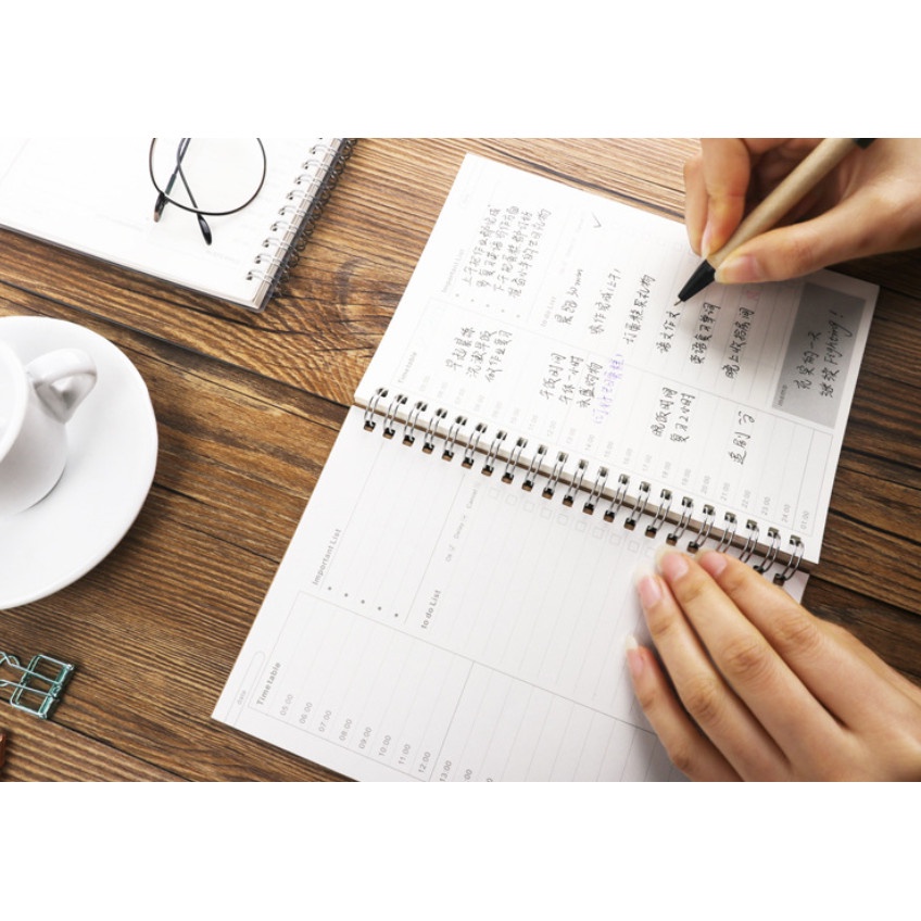 

buku daily planner/ buku planner time table/ buku planner to do list/ memo planner/ memo planner murah/ buku planner kerja