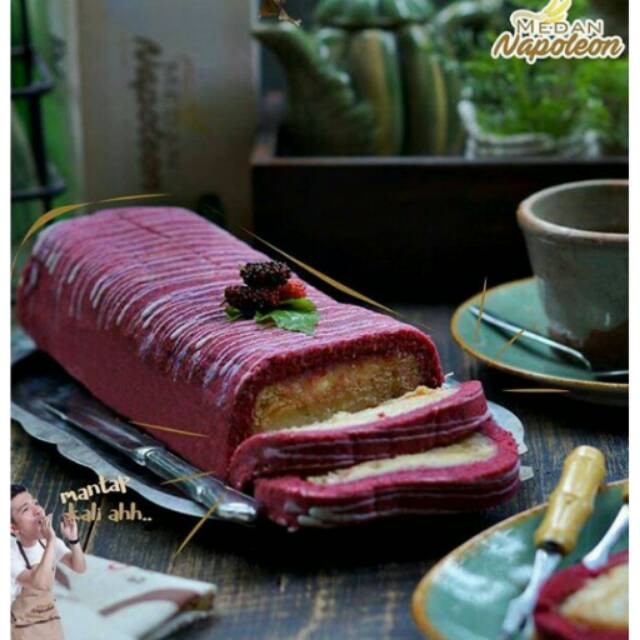 

MEDAN NAPOLEON RED VELVET