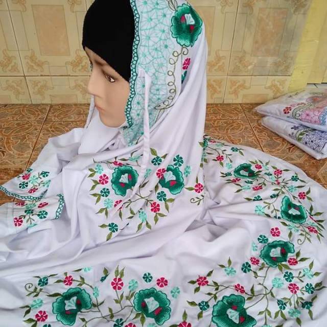 Mukena semi sutra lajuran bordir cantik