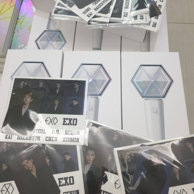 EXO LIGHSTICK  (pilih pc selama persediaan ada) chanyeol,suho,xiumin,sehun,kai