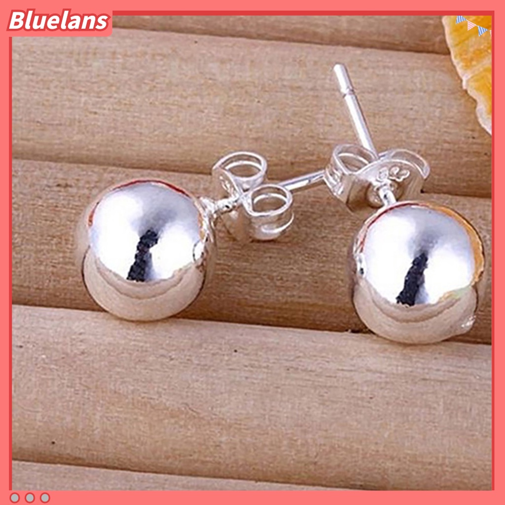 1 Pasang Anting Stud Bentuk Bola Bulat Bahan Stainless Steel Warna Silver Untuk Wanita