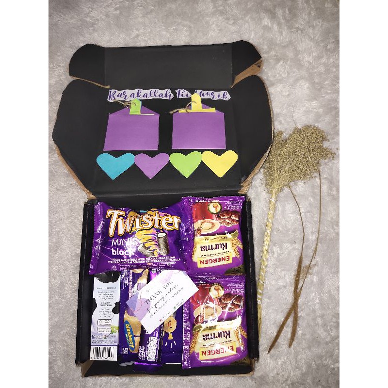 

HAMPERS BOX JAJAN MURAHH MERIAH