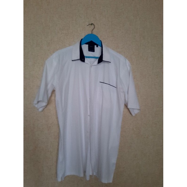 Kemeja Putih Stanley Adams