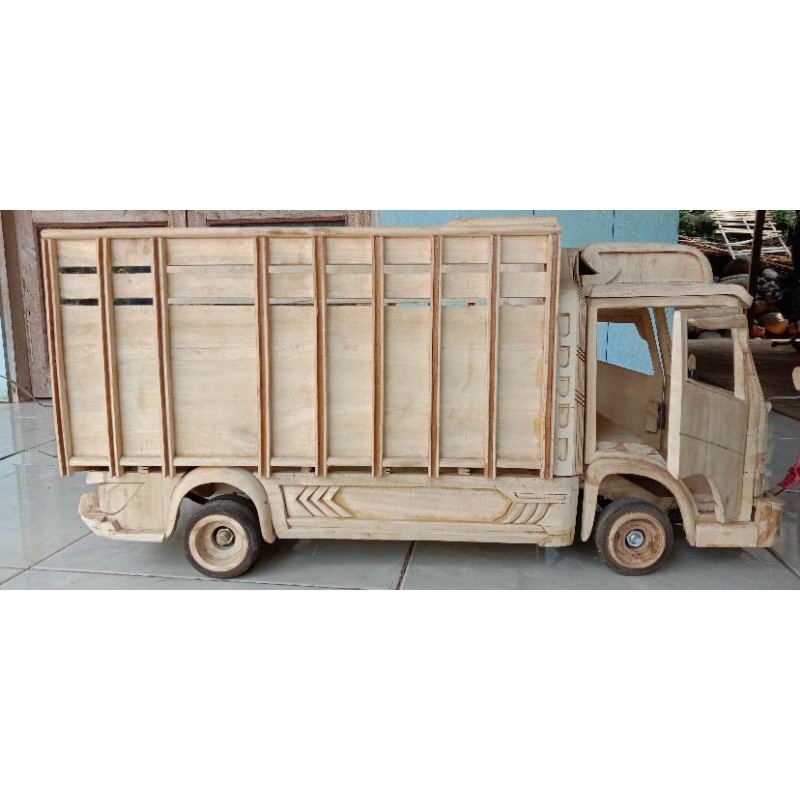 Miniatur truk full kayu ukuran paling besar
