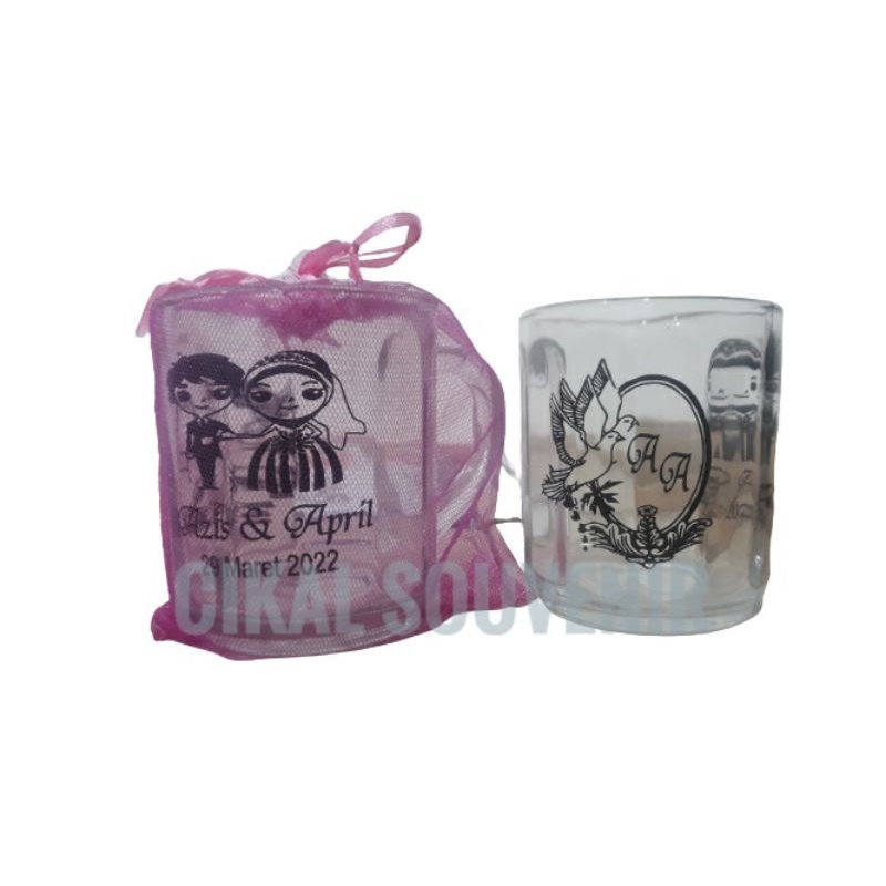 Souvenir gelas gagang garis kemasan sarung tile