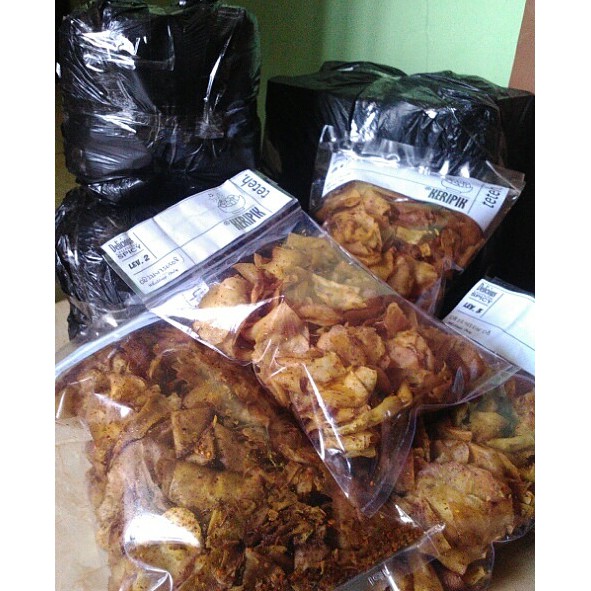 

Camilan Keripik Singkong Pedas 250gr