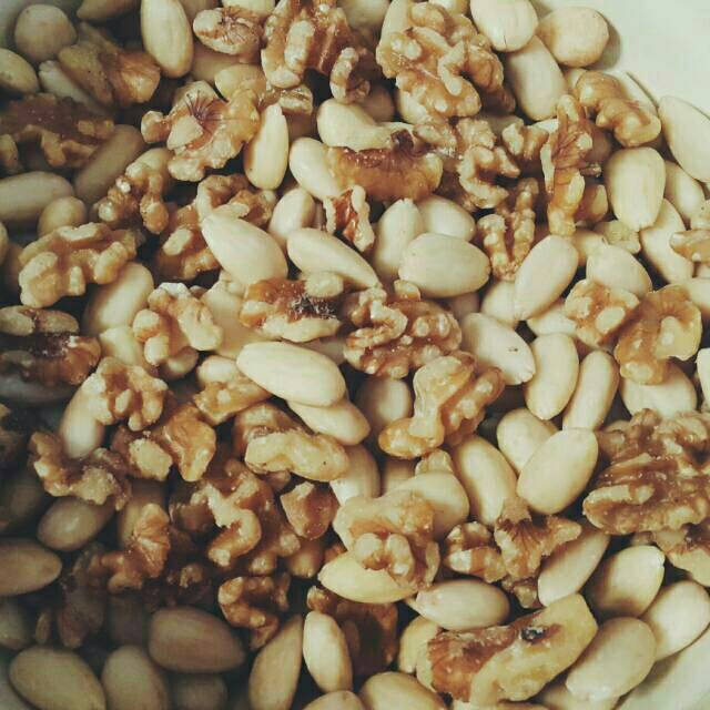 

RAW MIXED NUTS: BIANCO