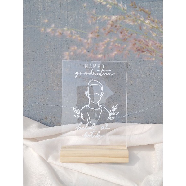 akrilik gift line art, kado wisuda, wedding, ultah, dll