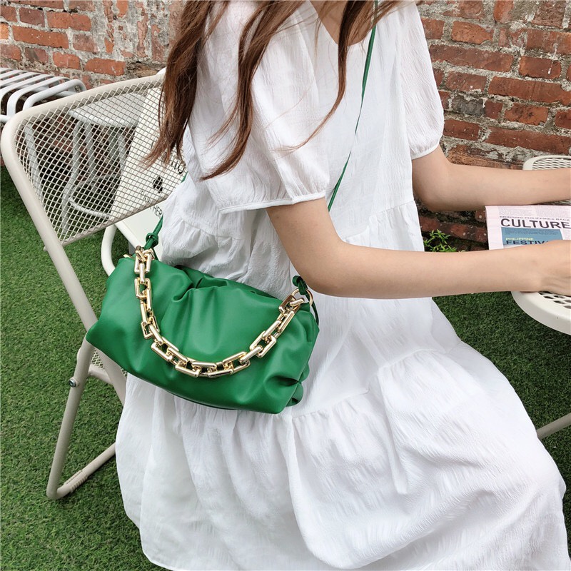 Mores Tas Selempang Wanita Veebi The Chain Cloud Slingbag Baguette Mini Kerut PU Kulit Sintetis