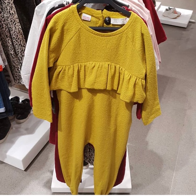 mustard jumpsuit zara