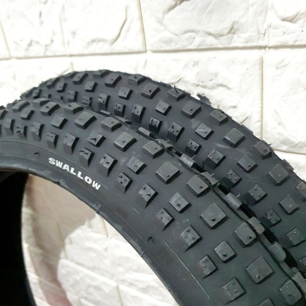 Ban Luar Sepeda Swallow Deli Tire 20 x 2.125 Motif Track Hitam