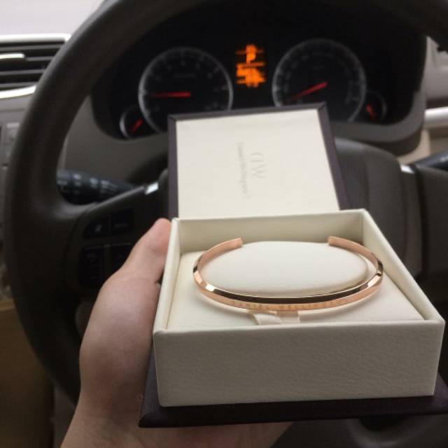 GELANG DANIEL WELLINGTON