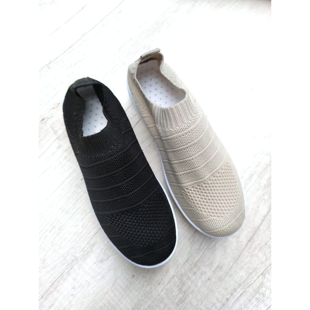 Sepatu Slip On Wedges Wanita Import WH12-4