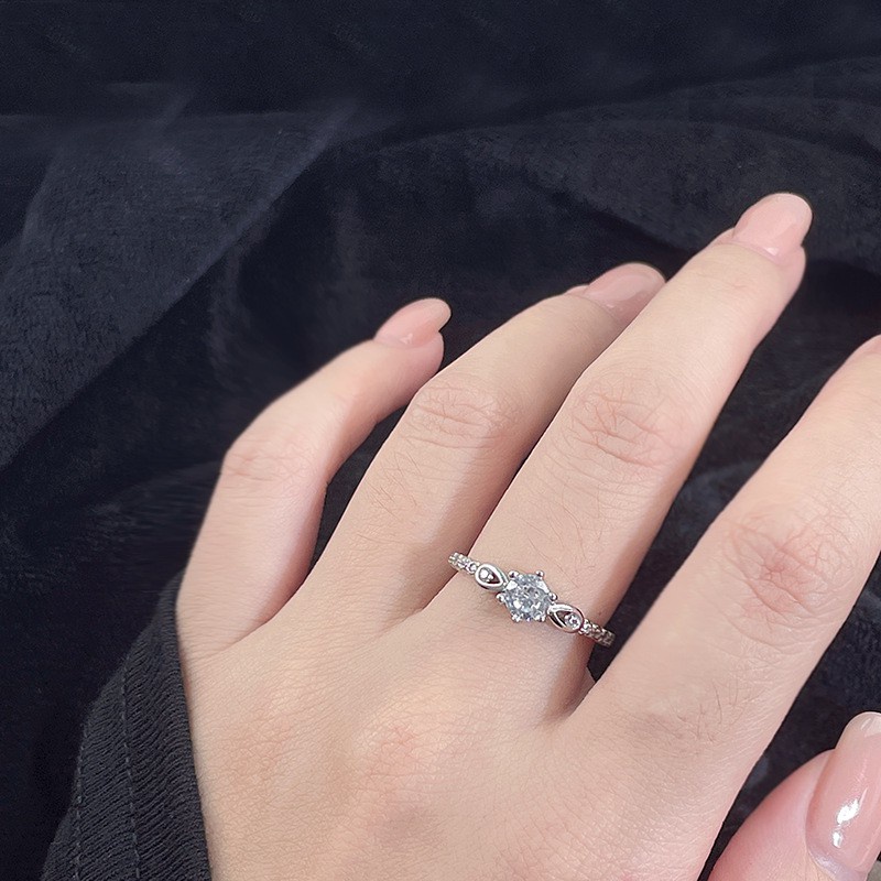 Cincin Berlian Kubik Zirkonia Bahan 925 Silver Untuk Wanita