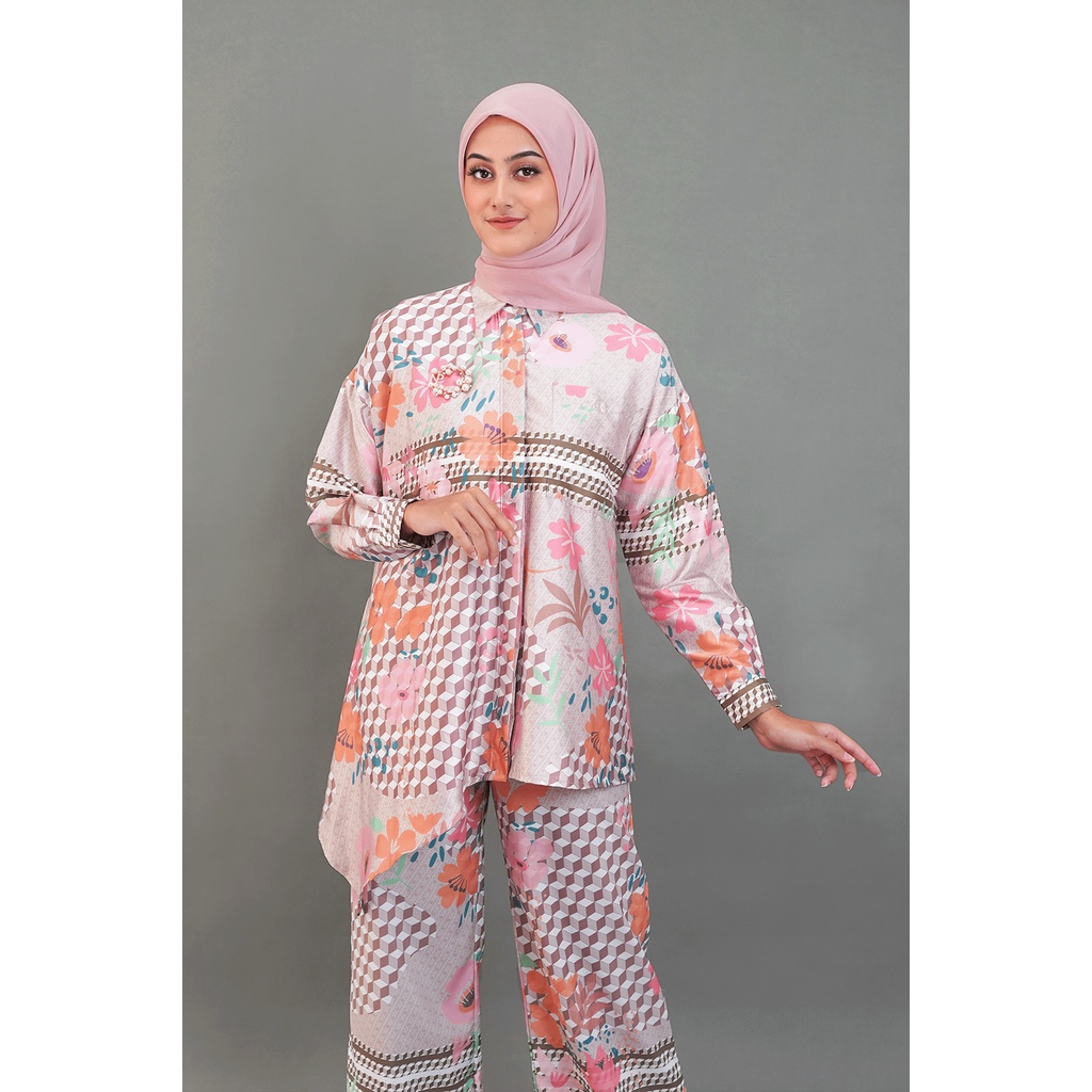 Nada Puspita - Fiori Asymmetric Shirt - Beige