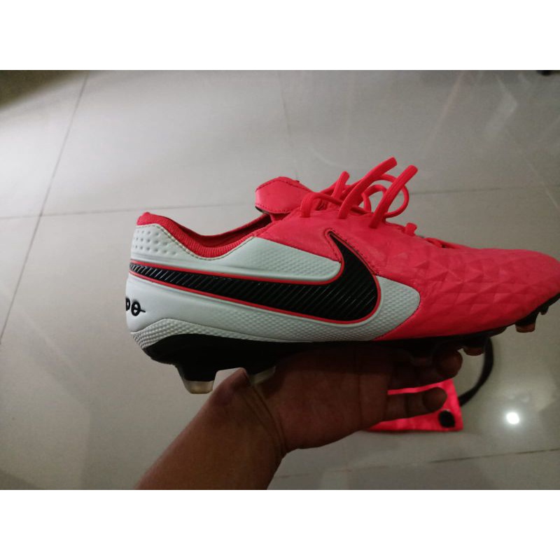 Sepatu Bola Nike