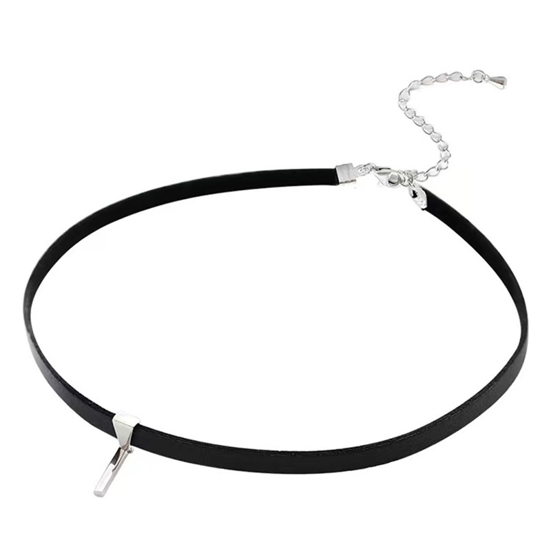 Kalung choker Rantai Klavikula Bahan Kulit Warna Hitam Desain Datar