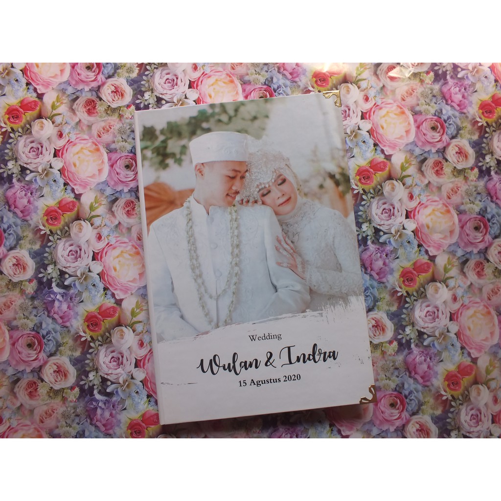 

Photobook Large Folio Ukuran 20*30 cm (40 Halaman)