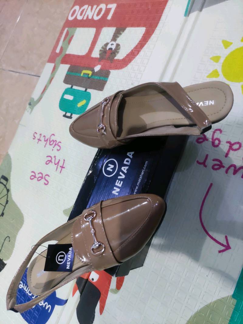Sepatu Tali Belakang Nevada