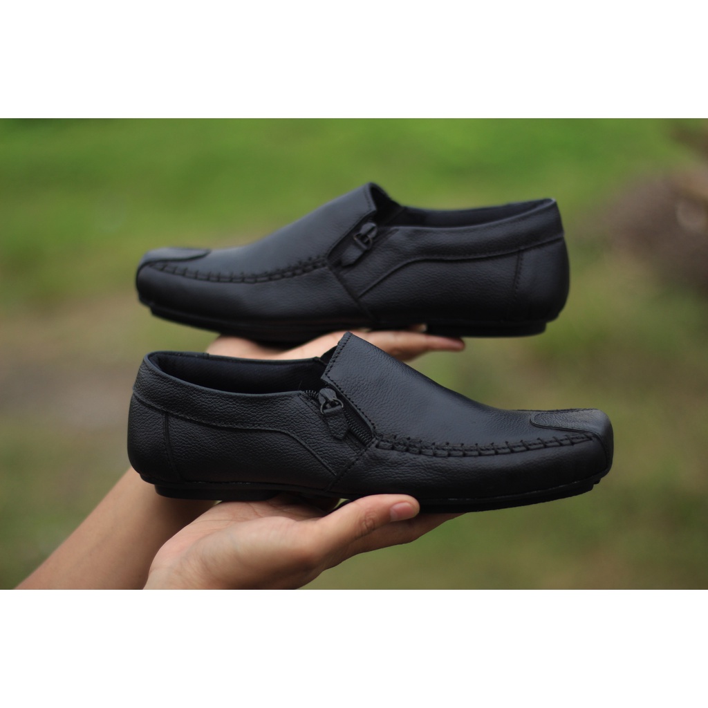 Sepatu Kulit Pria Casual Original Slip On Sepatu Kerja Pria Formal Pantofel Anti Slip Tanpa Tali Ori