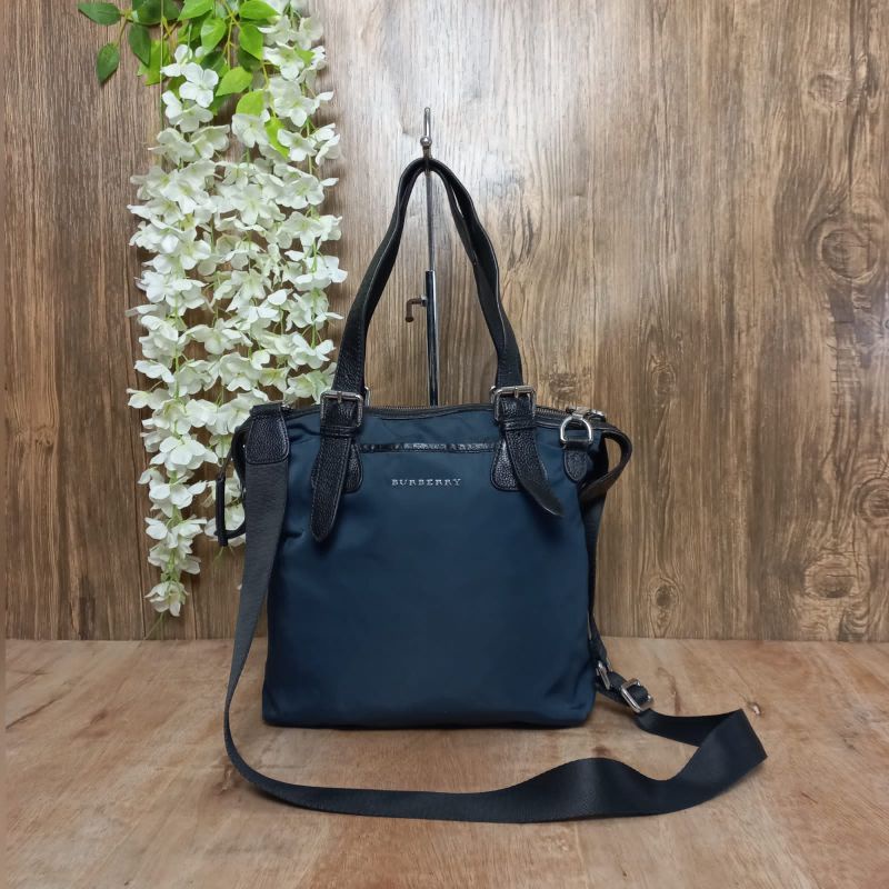 tas burberry authentic