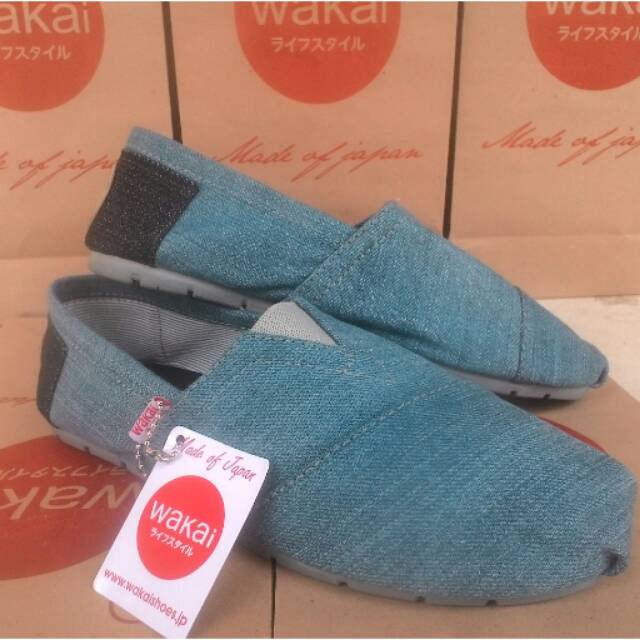 SEPATU  WAKAI UNISEX (LEVIS)