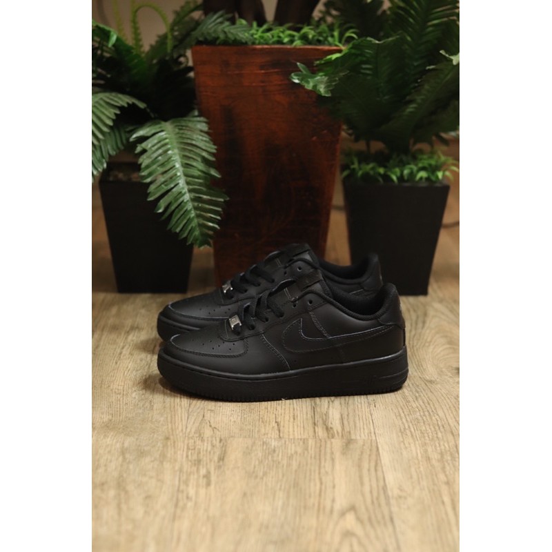 NIKE AIRFORCE ALL BLACK