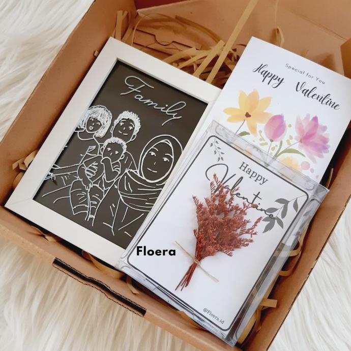 

Sale!!! Gift Box Hampers Hadiah Ulang Tahun, Wisuda, Anniversary Ilustrasi - Paling Diminati