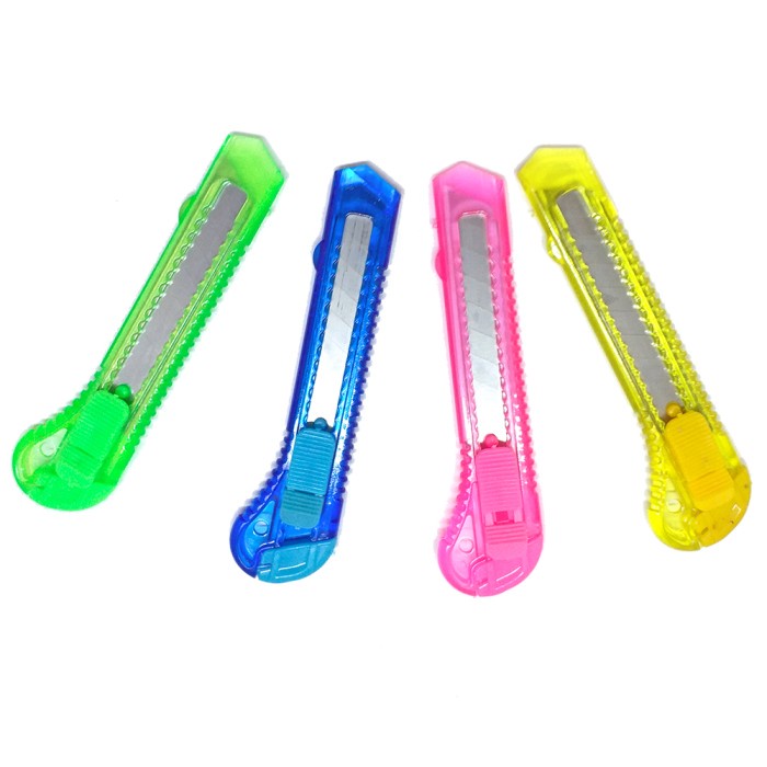 

Cutter Plastik Tajam Murmer